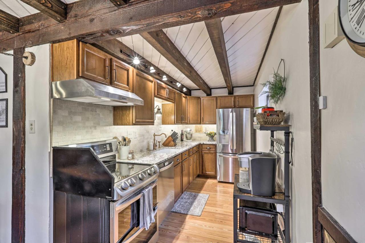 Woodsy Flagstaff Hideaway With Deck And Sunroom! Mountainaire ภายนอก รูปภาพ