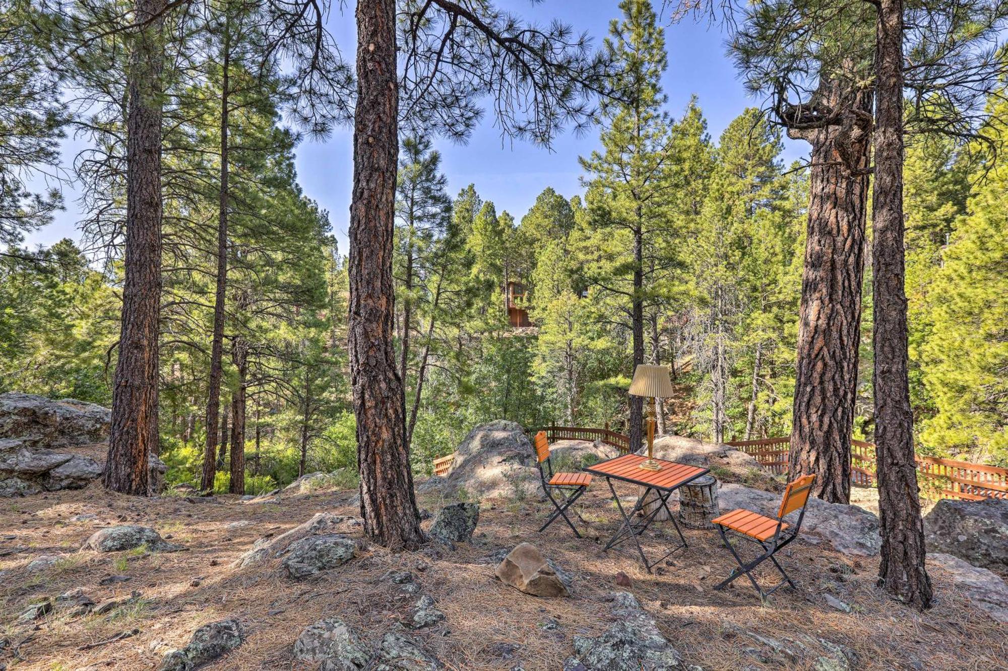 Woodsy Flagstaff Hideaway With Deck And Sunroom! Mountainaire ภายนอก รูปภาพ